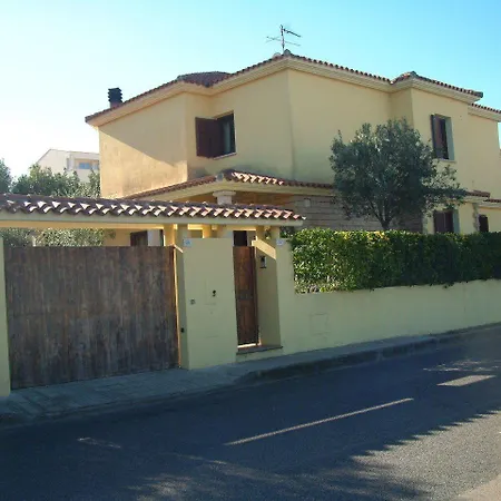 Alojamento de Acomodação e Pequeno-almoço Sardinia House