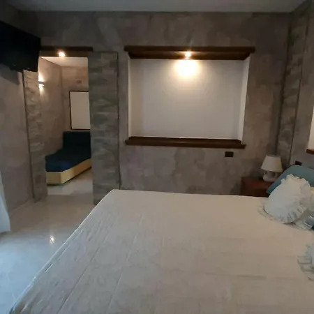 Alojamento de Acomodação e Pequeno-almoço Sardinia House 3*